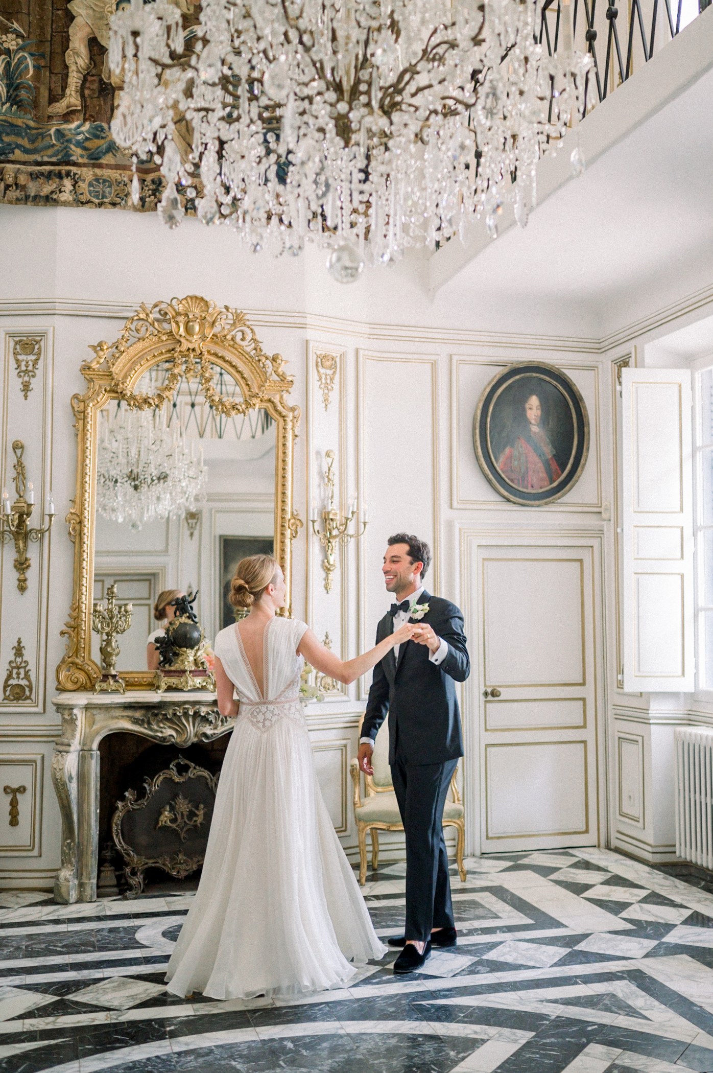 18 / Staircase Wedding Portrait — After editing