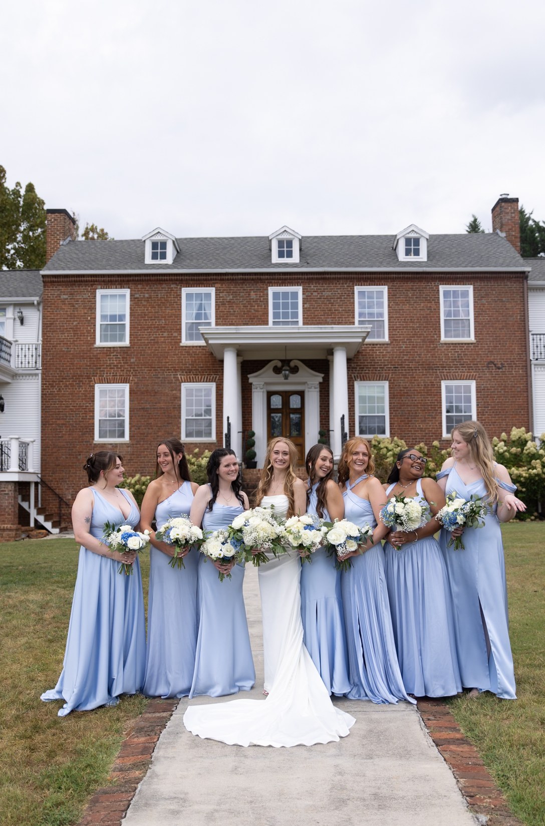 07 / Bridesmaids in Blue — Before editing