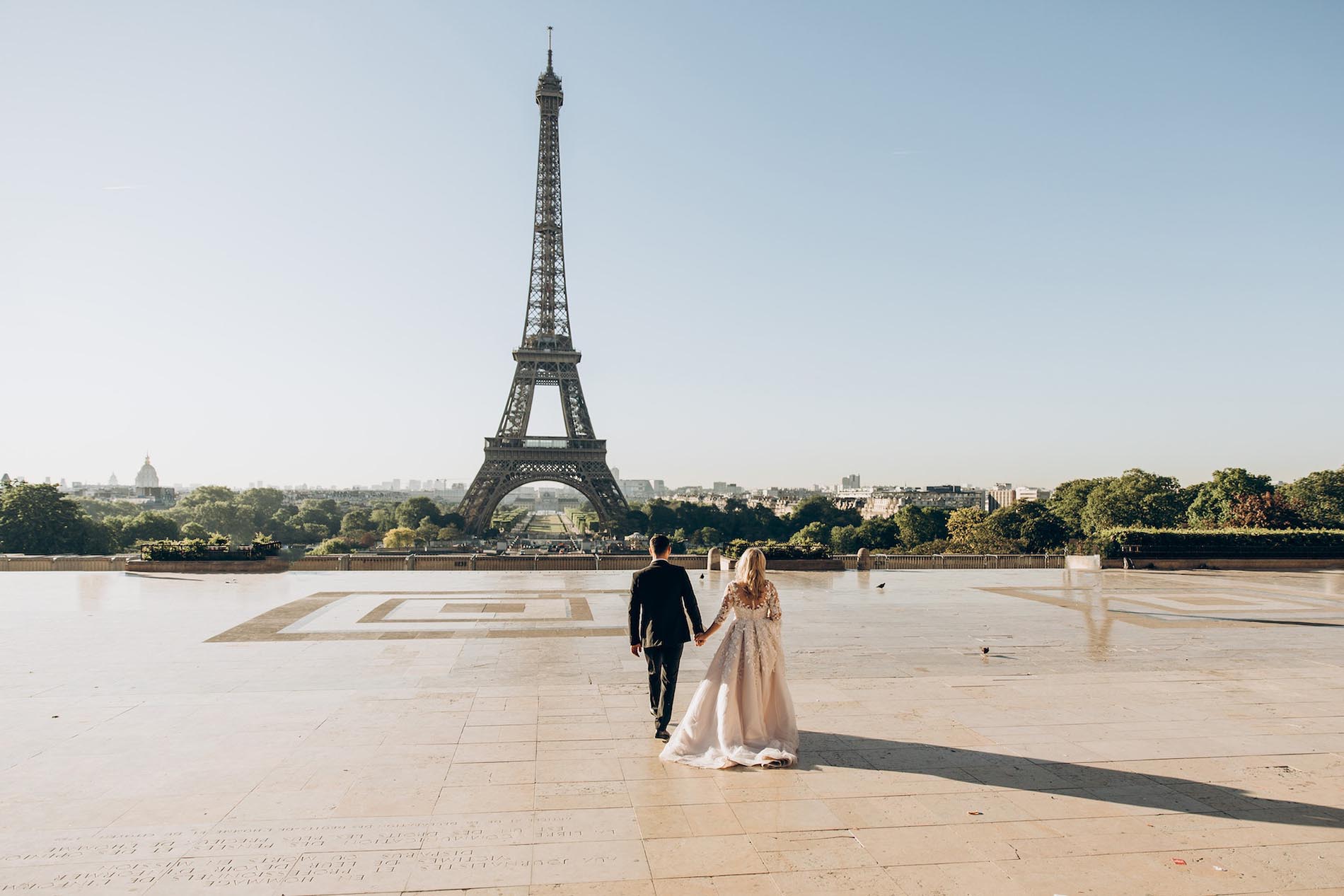 couple in paris